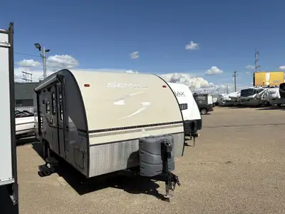 Well Maintained, Lightweight Family Travel Trailer w/Bunks, Sleeps 6! Call Dealership for more detai...