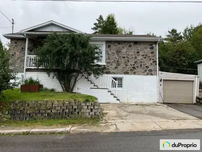 Petit coin assez tranquille et bien placé et paisible. J'ai fait de petites rénovations comme le pat...