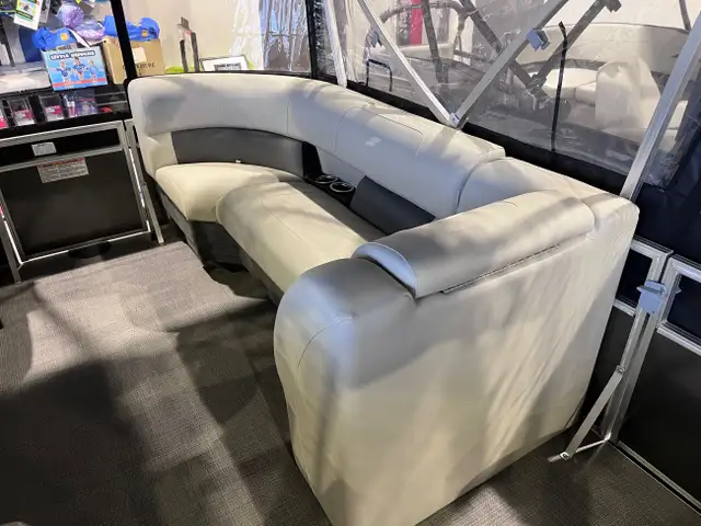 2024 Starcraft LX18R Moteur Yamaha F60LB Toit campeur inclus ! in Powerboats & Motorboats in Lac-Saint-Jean - Image 6