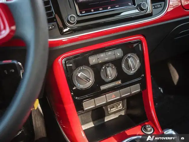 2017 Volkswagen Beetle Coupe Trendline | One Owner | Clean in Cars & Trucks in London - Image 23