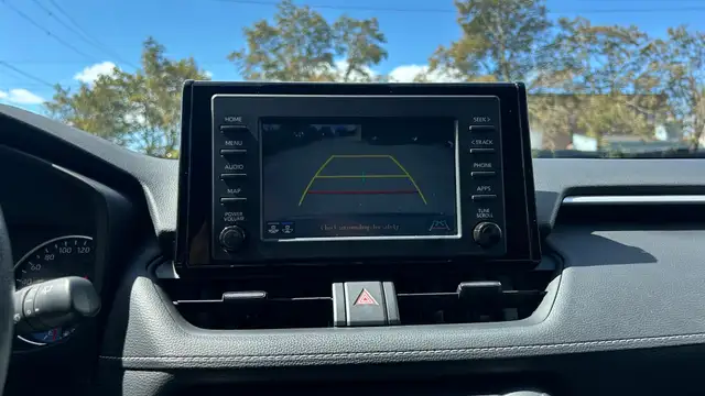 2021 Toyota RAV4 LE -NO ACCIDENT-LOW MILEAGE-BLIND SPOT MONITOR- in Cars & Trucks in Markham / York Region - Image 21
