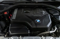 *English below* *Français:* Cette BMW 330i xDrive 2023 affichant 36 910 km, provenant d'un seul prop... (image 9)