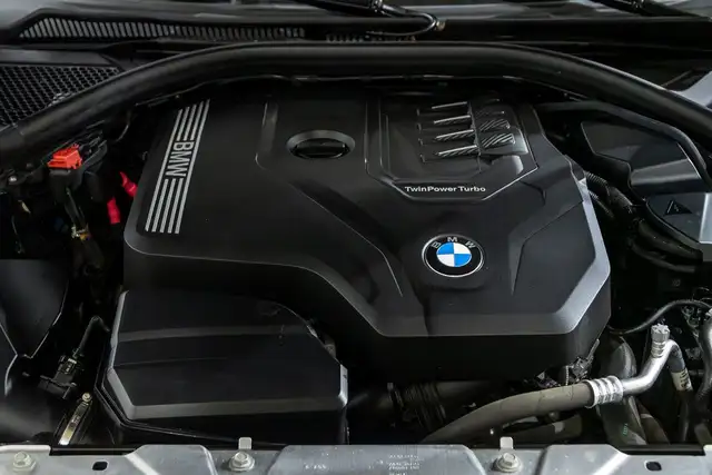 2023 BMW 3 Series 330i xDrive | Premium Amélioré | Cockpit in Cars & Trucks in City of Montréal - Image 11