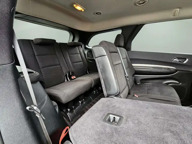 2018 Dodge Durango SXT AWD5610976337474560014