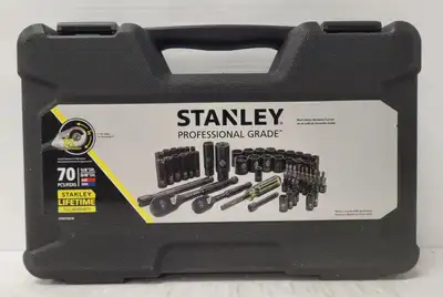 In good working condition with scuffs and scratches on case. Stanley 70pc Black Chrome Mechanics Too...