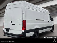 Mercedes-Benz Rive-Sud, la destination Mercedes-Benz par excellence. Bienvenue en première classe. D... (image 4)