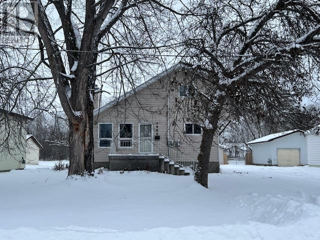 1060 Cornwall AVE N Fort Frances, Ontario in Houses for Sale in Thunder Bay - Image 2