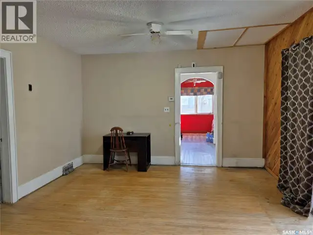 133 1st STREET W Ponteix, Saskatchewan in Houses for Sale in Swift Current - Image 11
