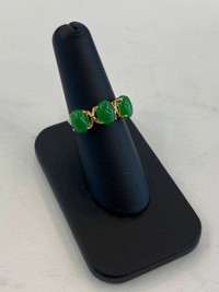 BEAUTIFUL 14K Gold & Chrysoprase Ring