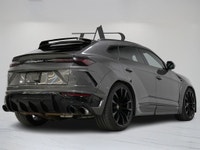 This 2021 Lamborghini Urus is a local Ontario vehicle with a clean Carfax report, delivering a thril... (image 3)