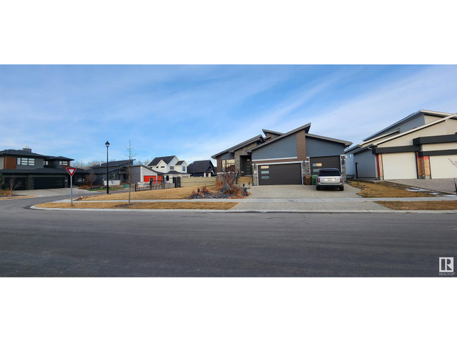 19 EASTON CL St. Albert, Alberta in Houses for Sale in St. Albert - Image 2