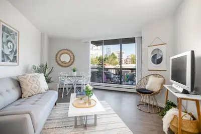 Situated in the West End's vibrant Davie Village, Hendry House offers an outdoor pool, a gym, and st...