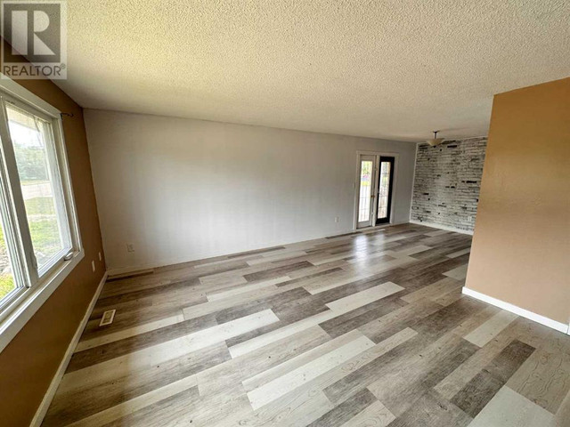 5136 53 Street Irma, Alberta in Houses for Sale in Red Deer - Image 3