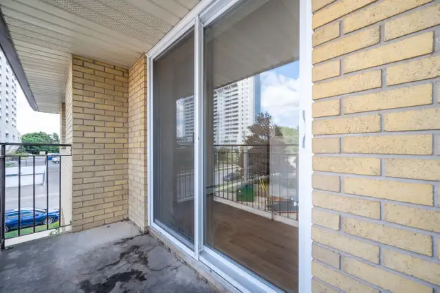 Student Rooms Available Steps From Laurier!! - Furnished Rooms!! in Room Rentals & Roommates in Kitchener / Waterloo - Image 16