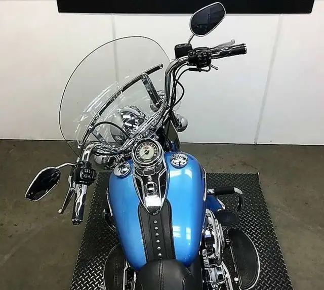 2011 Harley-Davidson FLSTC Heritage Softail Classic in Street, Cruisers & Choppers in City of Toronto - Image 3