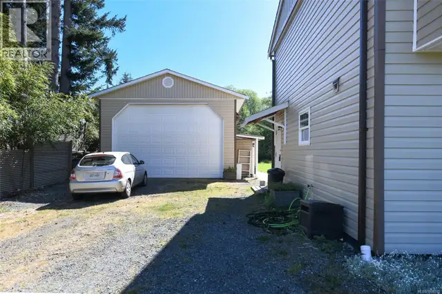 1804 Little River Rd Comox, British Columbia in Houses for Sale in Comox / Courtenay / Cumberland - Image 15