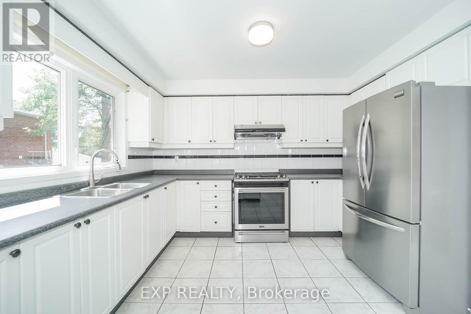 Spacious Home for Rent in Newmarket 3