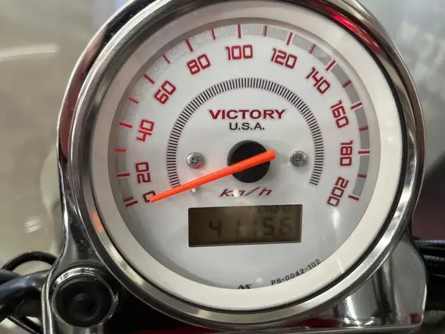2010 Victory Motorcycles Vegas in Street, Cruisers & Choppers in Drummondville - Image 13