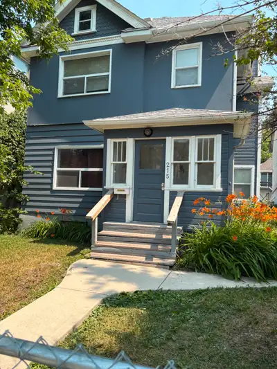 LARGE Duplex —2 &1/2 Storey Investor/Multifamily Opportunity or a Family to live in unit and rent th...