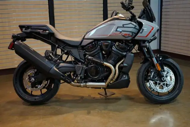 2025 Harley-Davidson RA1250ST - Pan America 1250 ST in Sport Touring in Lethbridge - Image 3