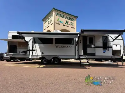 Forest River Wildwood Heritage Glen travel trailer 310BHI highlights: Private Bunkhouse ! Fiberglass...