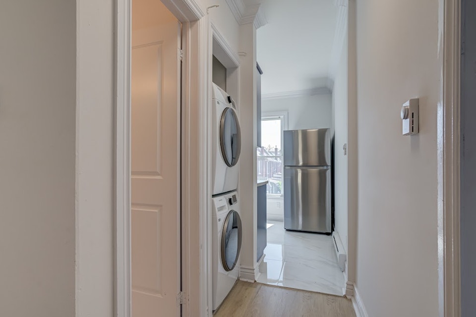 Renovated 2 Bedroom Loft for Rent-Ashley Street 4