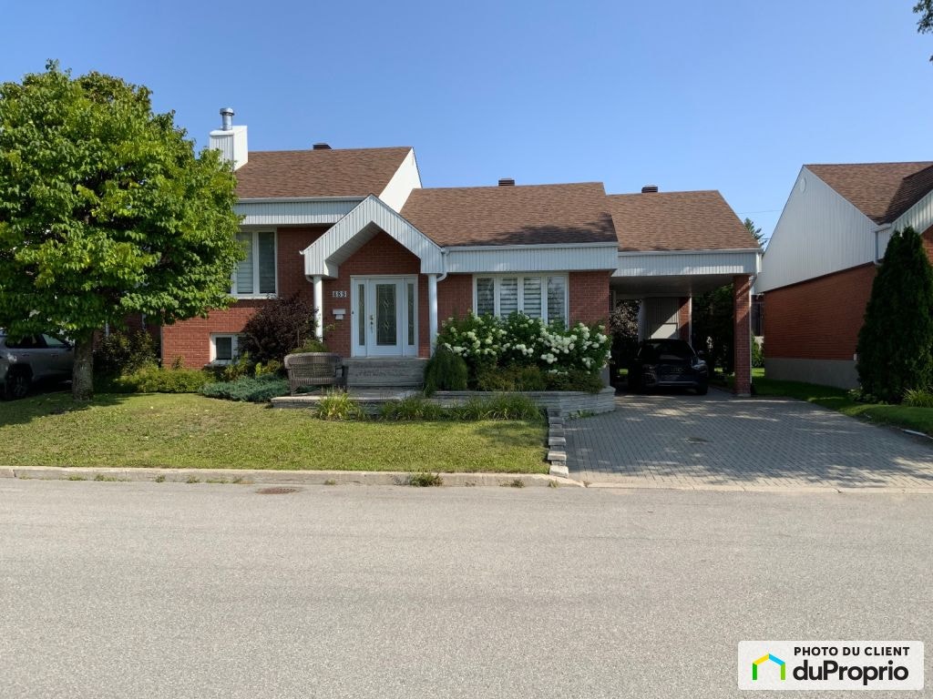 $589,000 - Split Level for sale in Chicoutimi (Chicoutimi) — photo 1