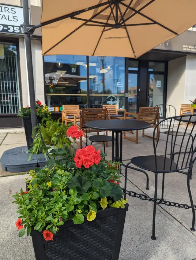 Beautiful RESTAURANT / CAFE space for Lease ON KERR STREET! in Commercial & Office Space for Rent in Oakville / Halton Region - Image 3