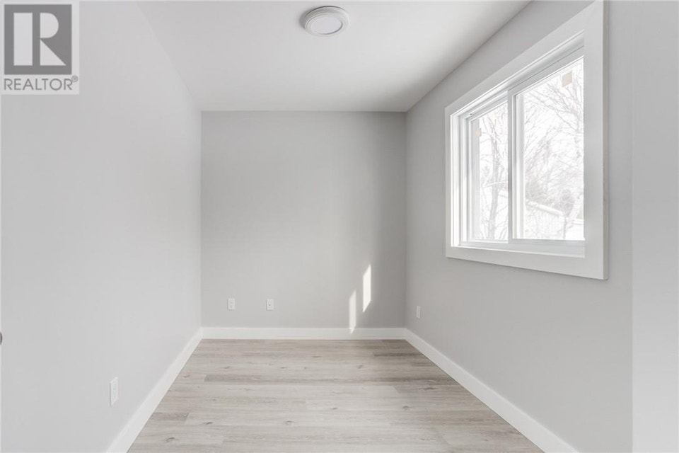 2165 Falconbridge Garson, Ontario 3
