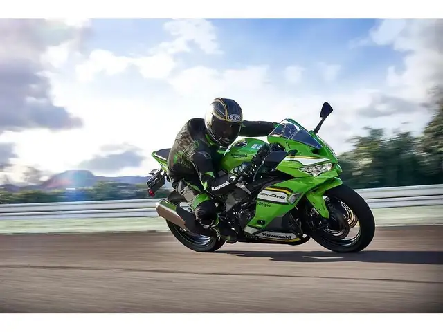 2025 Kawasaki NINJA ZX-4RR KRT in Sport Bikes in Ottawa - Image 17
