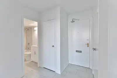 Large 1-Bed Unit - 50 Cambridge About Rosedale East - 50 & 70 Cambridge Avenue The Rosedale East bui...