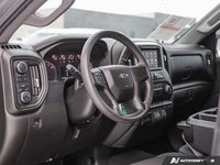 6-Speed Automatic Electronic with Overdrive, 4WD, Black Cloth. 2021 Chevrolet Silverado 1500 Custom... (image 8)