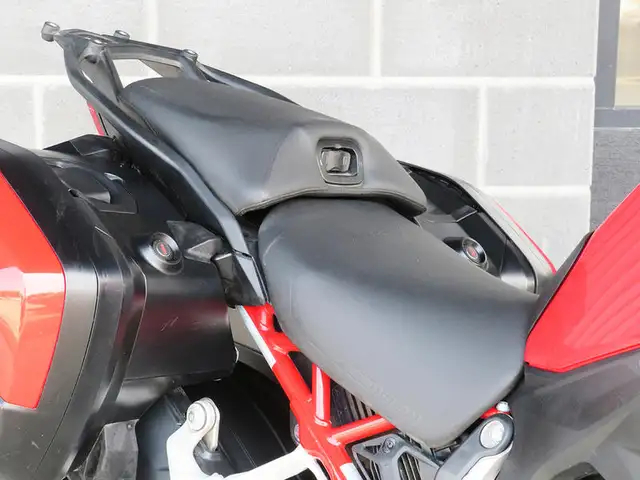 2022 Ducati Multistrada V4S Ducati Red / Forged Wheels in Sport Bikes in Cambridge - Image 9