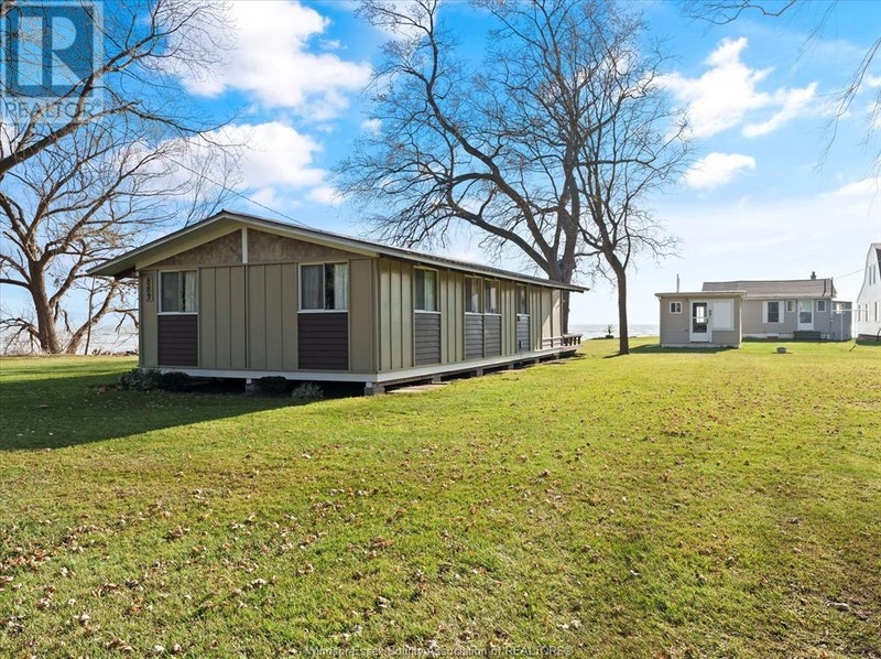 881, 883 LAWRENCE AVENUE Harrow, Ontario Houses for Sale Windsor