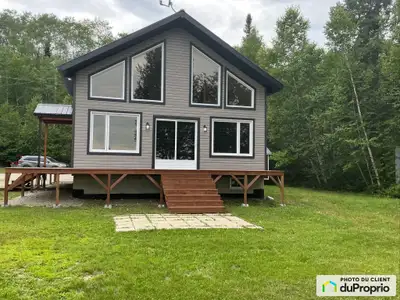Chalet 4 saisons à 20 minutes de Dolbeau-Mistassini Rare opportunité au Lac Noir ! Les propriétés da...