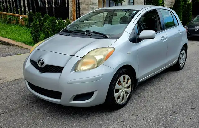 2010 Toyota Yaris LE