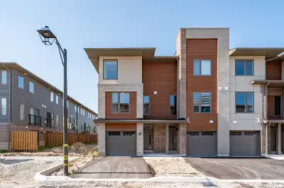Welcome to your brand new Collingwood oasis within minutes from Blue Mountain Ski Resort, walking tr...