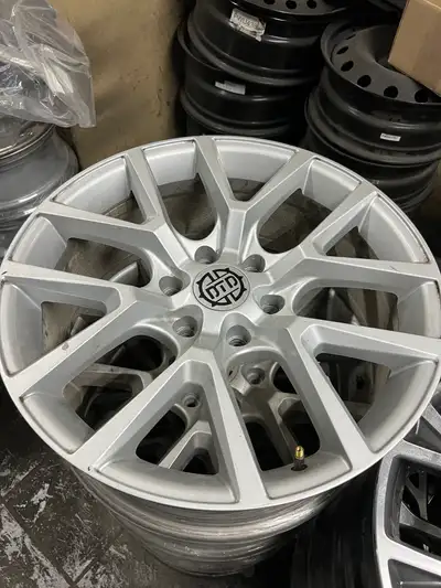 20 pouces 6x139.7 centre de Pneus mtl est 11251 rue notre dame est 514-507-5177