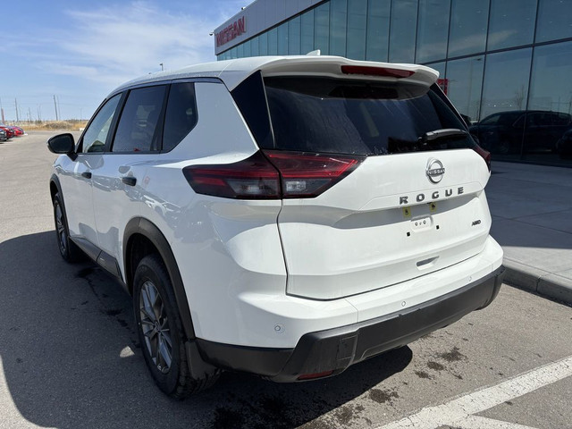 2025 Nissan Rogue S AWD • Accident Free Carfax in Cars & Trucks in Calgary - Image 4
