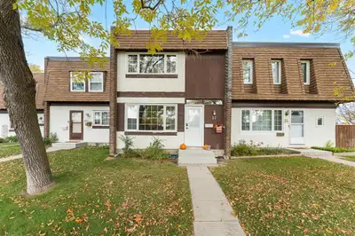 1H//Winnipeg/Welcome to Westdale! Check out this incredible value! 3 bedrooms! 1.5 baths! West facin...