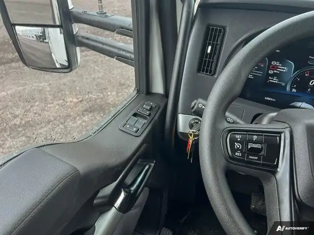 2025 Kenworth T680 in Heavy Trucks in Moncton - Image 17