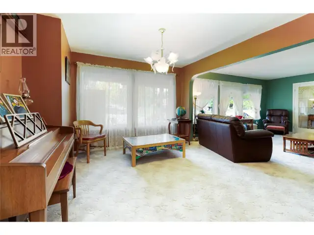 2240 97B Highway SE Salmon Arm, British Columbia in Houses for Sale in Kamloops - Image 10