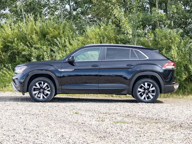2020 Volkswagen Atlas Cross Sport Comfortline 2.0 Tsi in Cars & Trucks in Edmonton - Image 6