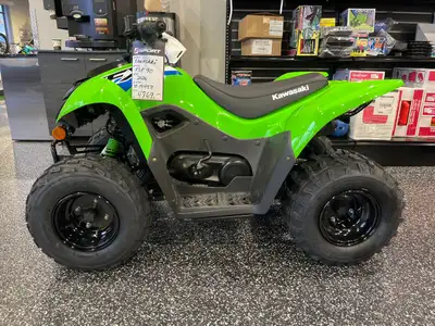 CARACTÉRISTIQUES SUPPLÉMENTAIRES DU VÉHICULE: Design avant sportif Éclairage d’appoint et feu arrièr...