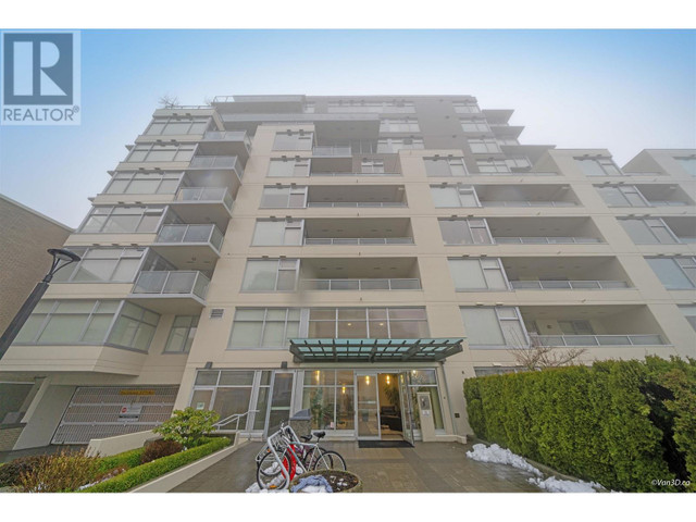 004 9288 UNIVERSITY CRESCENT Burnaby, British Columbia in Condos for Sale in Burnaby/New Westminster