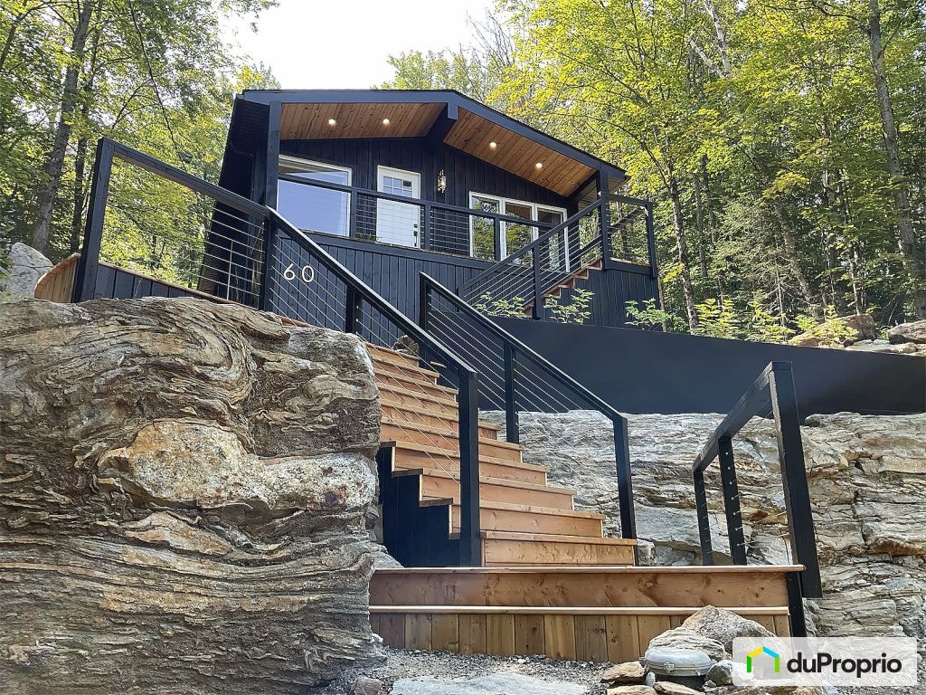 $399,000 - Bungalow for sale in Wentworth — photo 1