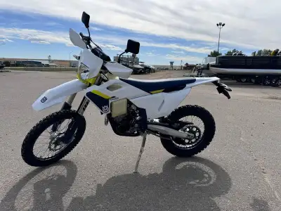 Price Plus $1290 Destination 2025 Husqvarna® FE 350s Striking a competitive balance between power an...