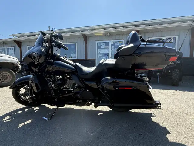 2023 Harley-Davidson® Electra Glide® Ultra Limited in Street, Cruisers & Choppers in Red Deer - Image 3