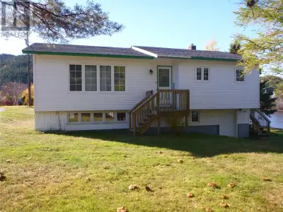 Well maintained 3 bedroom bungalow overlooking the pond in Hickmans Harbour. Beautiful setting for r...