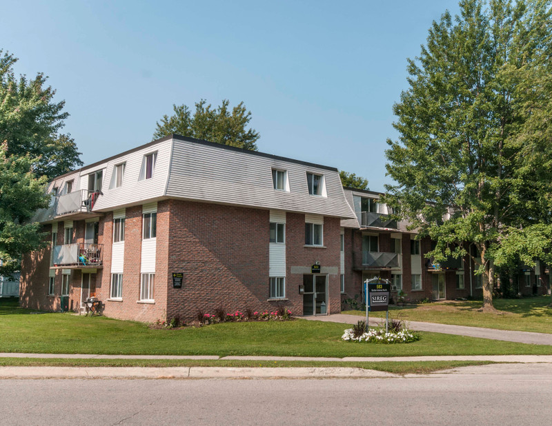 2 Bedroom in Listowel!Easy Commute to K/W,Guelph & Stratford! Long